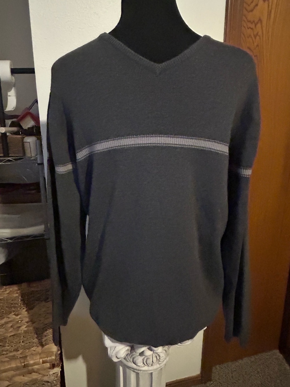 Express x2k V-Neck pullover Sweater Med